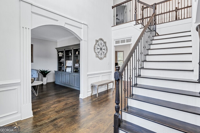 Building Photo - 2980 Cadbury Trail SW