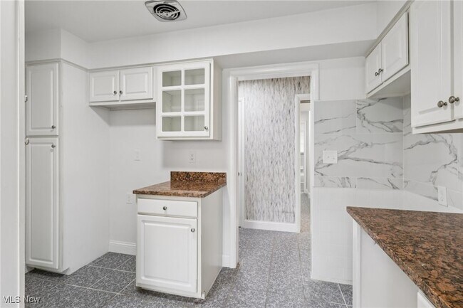 Building Photo - 3279 Warrensville Center Rd