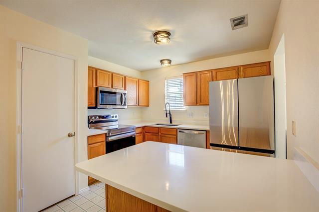 Building Photo - 8132 Sweetwater Ln