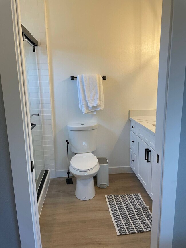 Building Photo - 198 Vía Del Sol