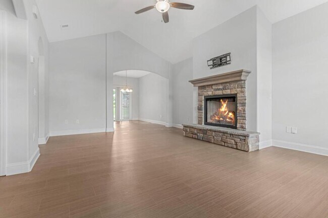 Building Photo - 2319 Davenport Ct