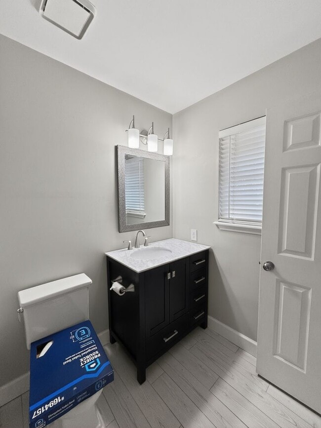 Building Photo - 454 Floyd Cir