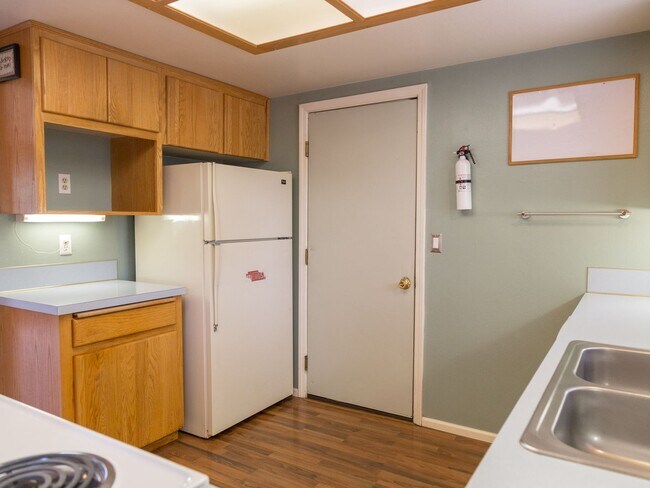 Building Photo - great location, new exterior and interior painting