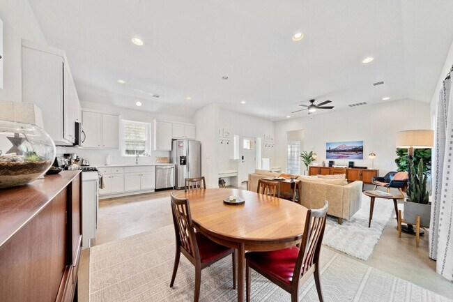 Building Photo - 1307 Fort Branch Blvd