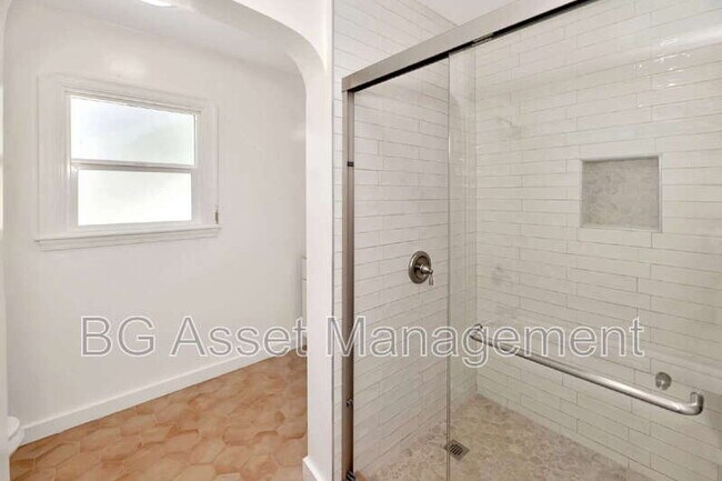 Building Photo - 2801 Sabral Cir