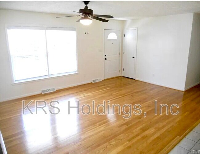 Building Photo - 1121 Sheffield Dr