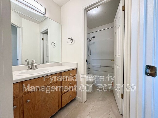 Building Photo - 4521 Bella Verde Ct