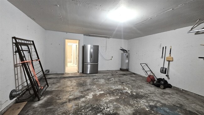 Building Photo - 16975 Meadowlark St