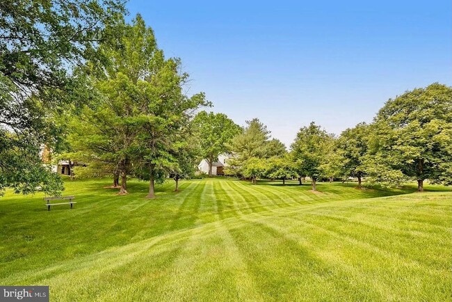 Building Photo - 37 Alden Ct