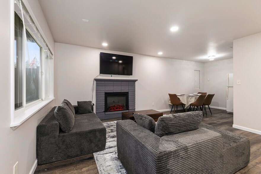 Building Photo - 19122 3rd Dr SE