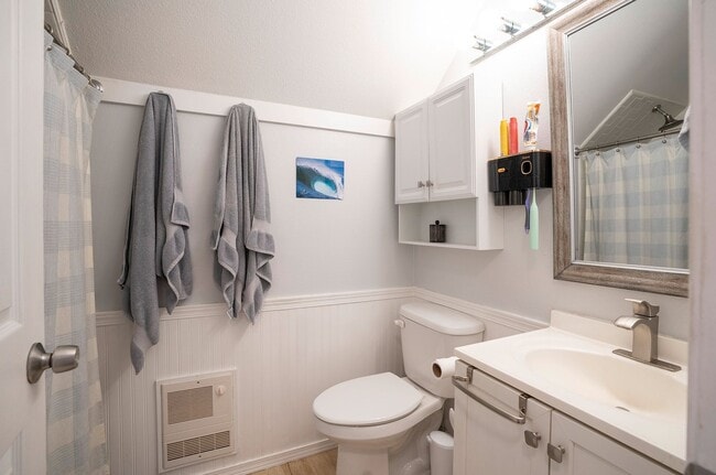 Building Photo - Spacious and Updated Rainier Meadows Home with Private Backyard