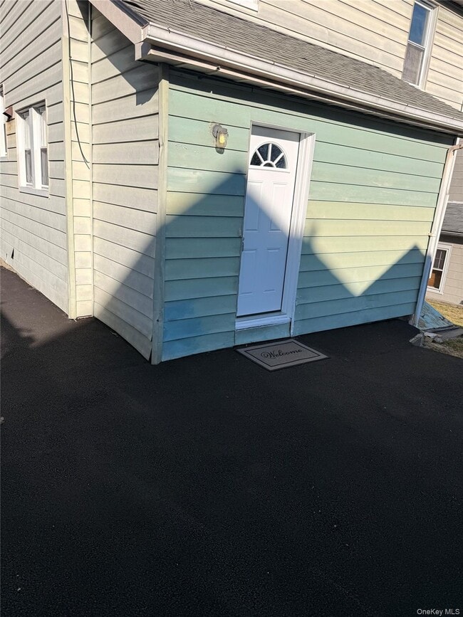 Building Photo - 10 Irenhyl Ave