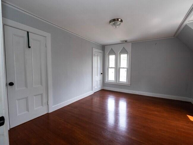 Building Photo - 159 Hamilton St