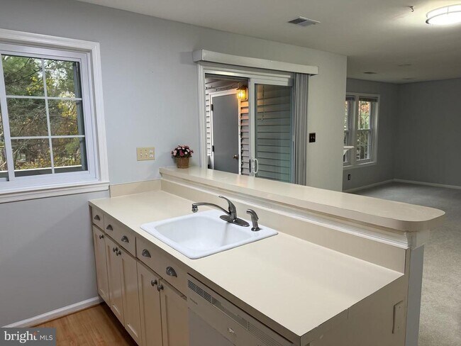 Building Photo - 12926 Grays Pointe Rd