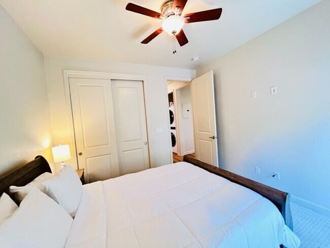 Building Photo - FURNISHED!!! Charming 2BD/1BA Single-Story...