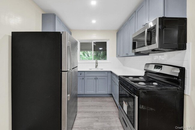 Building Photo - 3722 Bronxwood Ave
