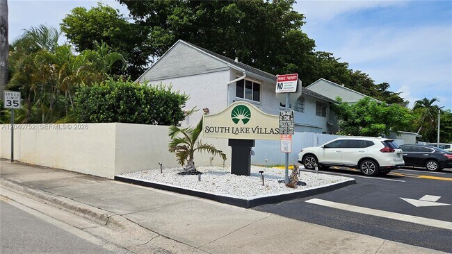 Building Photo - 8460 SW 156th Pl