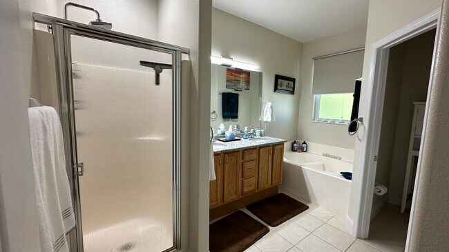 Building Photo - 412 Waterside Cir