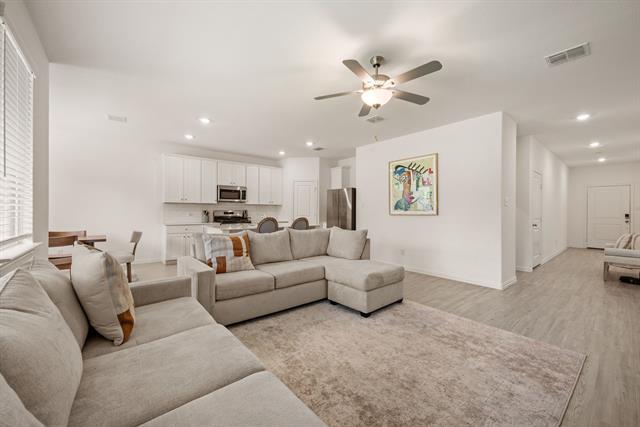 Building Photo - 3200 Willow Ter Ln