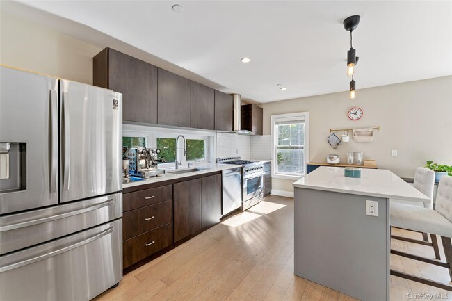 Building Photo - 22 E Clinton Ave