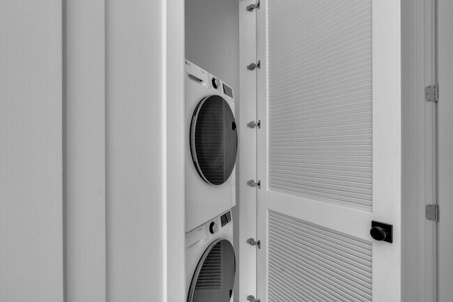 Building Photo - 31368 Ave I