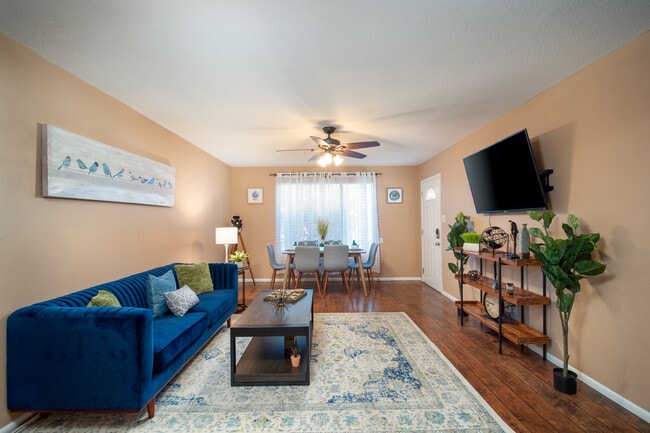 Building Photo - 514 E Hermosa Dr