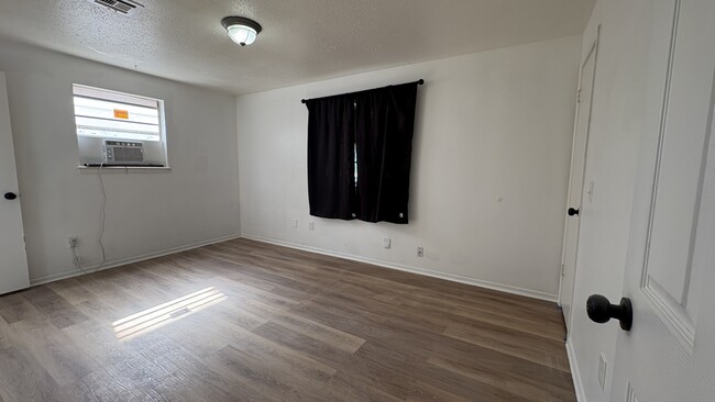 Building Photo - 3205 SE 51st St