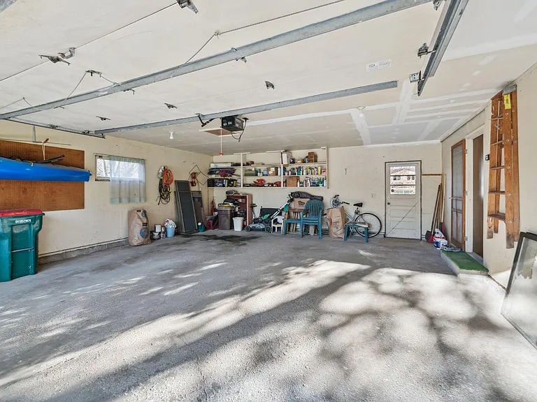 Building Photo - 1803 Chestnut Dr