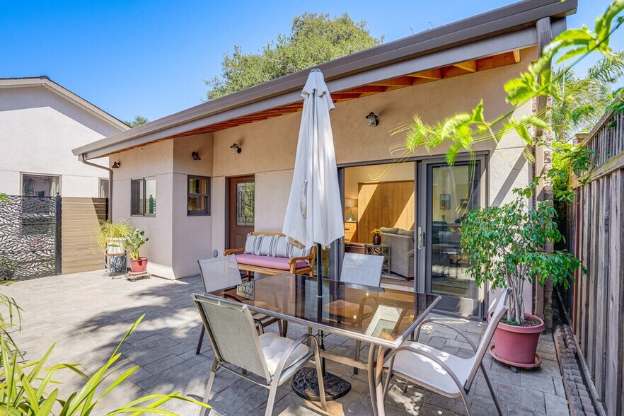 Building Photo - 2822 Van Buren St