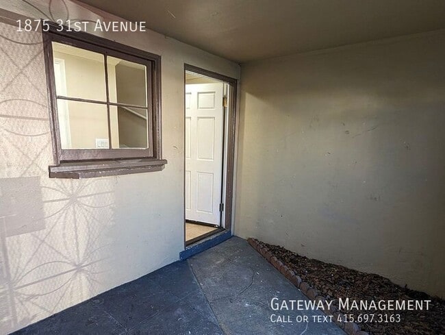 Building Photo - 1875 31st Ave