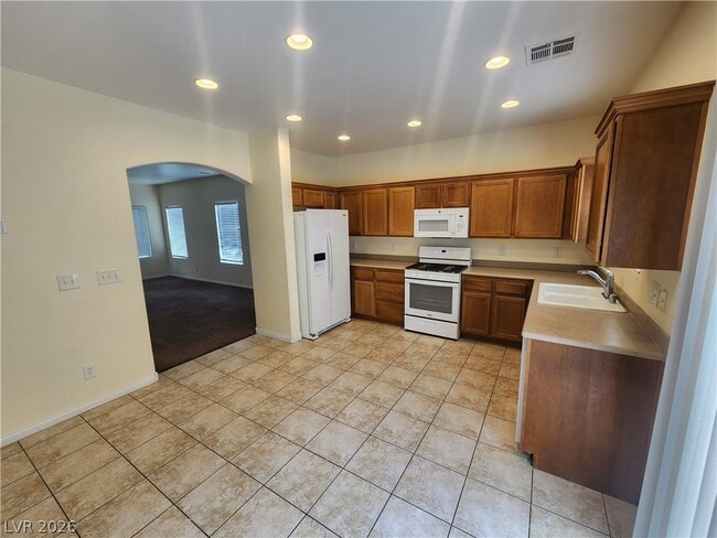 Building Photo - 9319 Fitzwilliam Ave