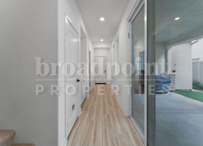 Building Photo - 27941 Silo Ln