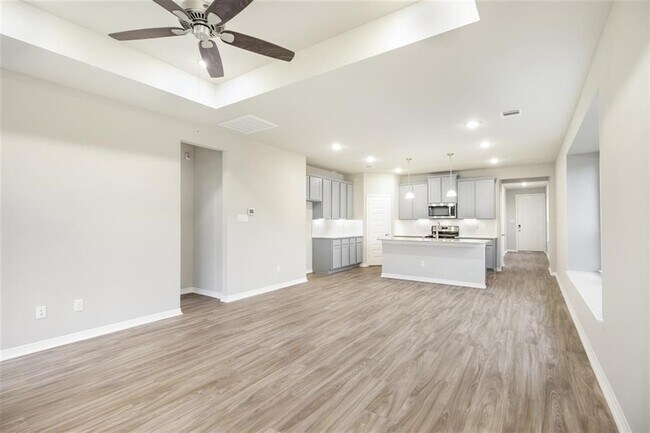 Building Photo - 828 Laguna Grn Ln