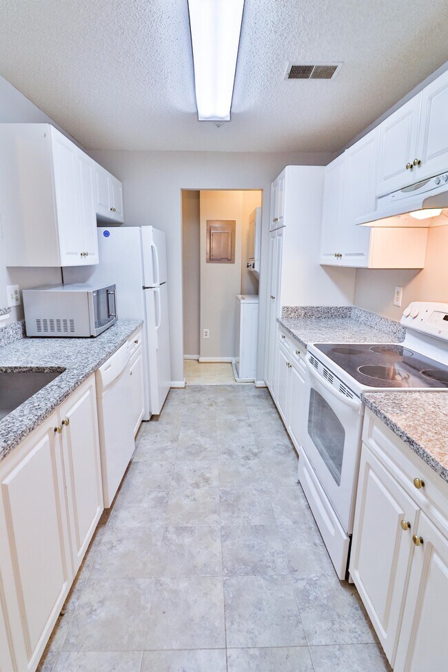 Building Photo - 12902 Churchill Ridge Cir