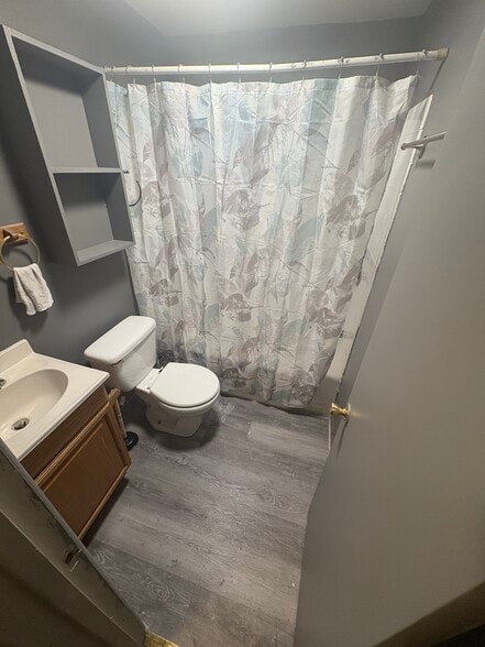 Cozy Restroom - 1824 Bailey Rd