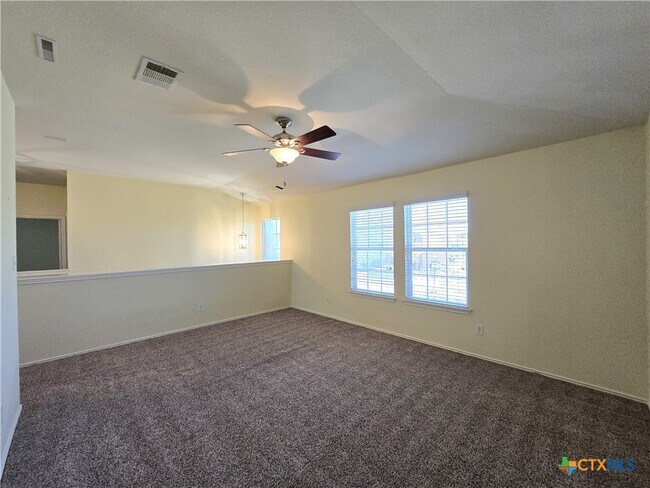 Building Photo - 5000 Willamette Ln