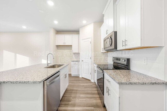 Building Photo - 5253 Brailey Cir