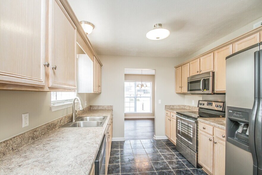 Building Photo - 878 Lavergne Ln