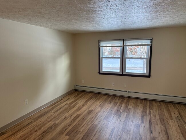 Building Photo - Briarwood 9