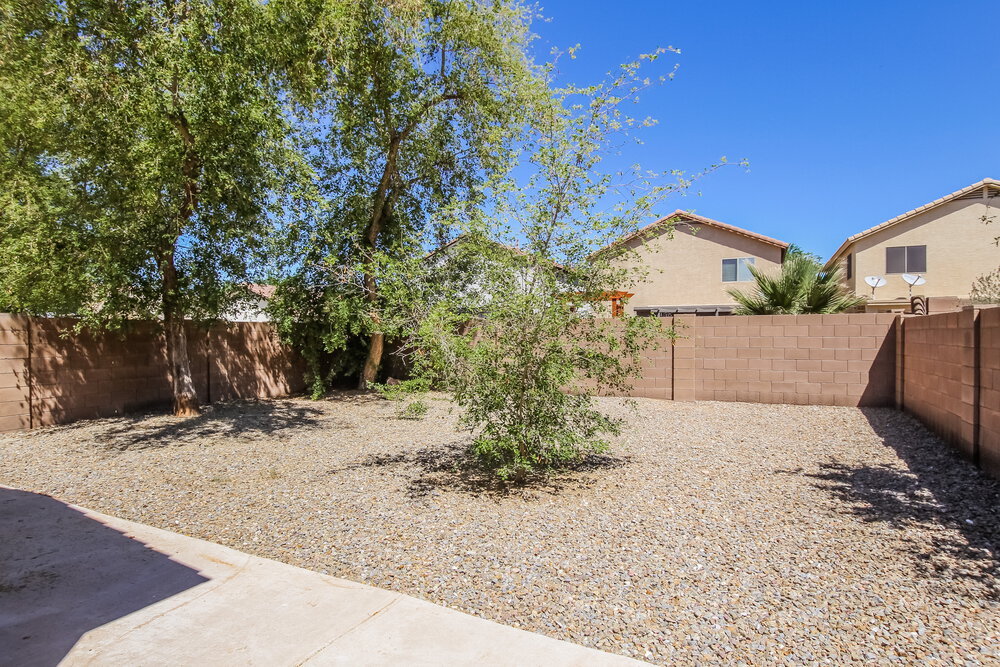 Building Photo - 410 E Daniella Dr