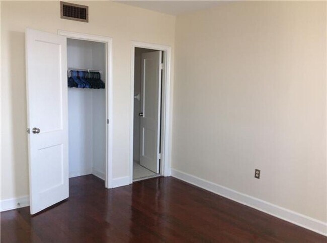 Building Photo - Live on St Charles Avenue with all that th...