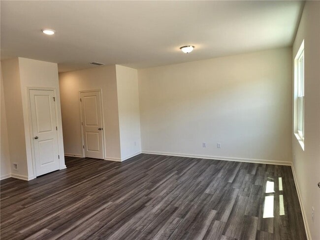 Building Photo - 184 Swindon Dr