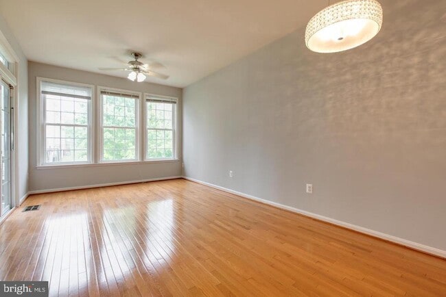 Building Photo - 11013 Apple Orchard Ct