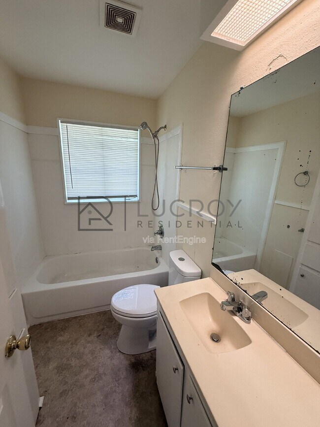 Building Photo - 3173 Oak Forest Dr