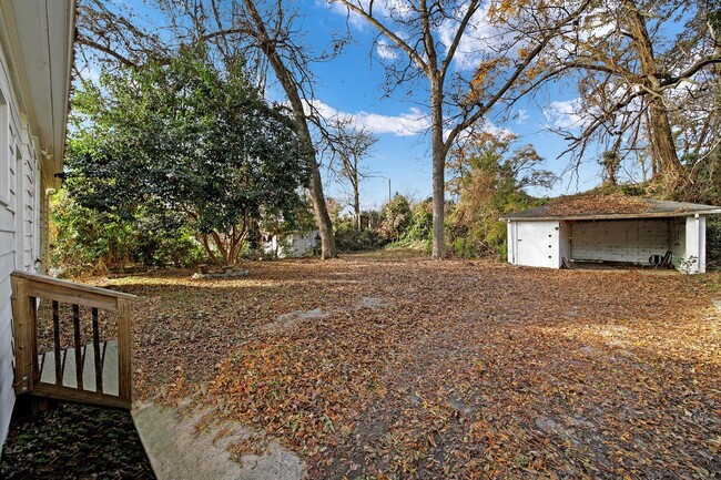 Building Photo - Lovely historic home in Gastonia!