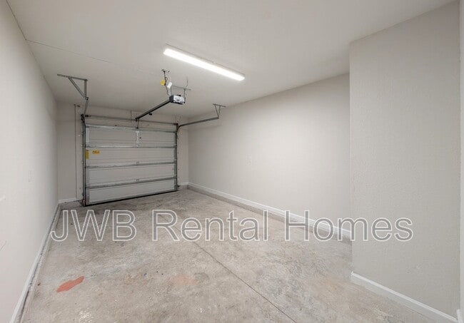 Building Photo - 7876 Playschool Ln