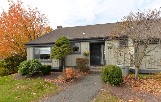 Primary Photo - 911 Heritage Vlg