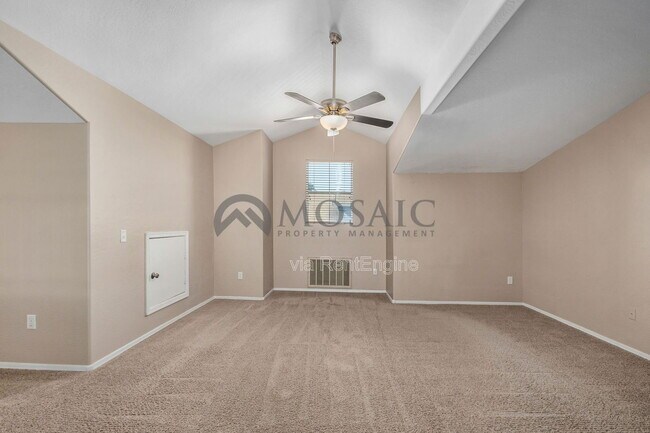 Building Photo - 9233 E Neville Ave