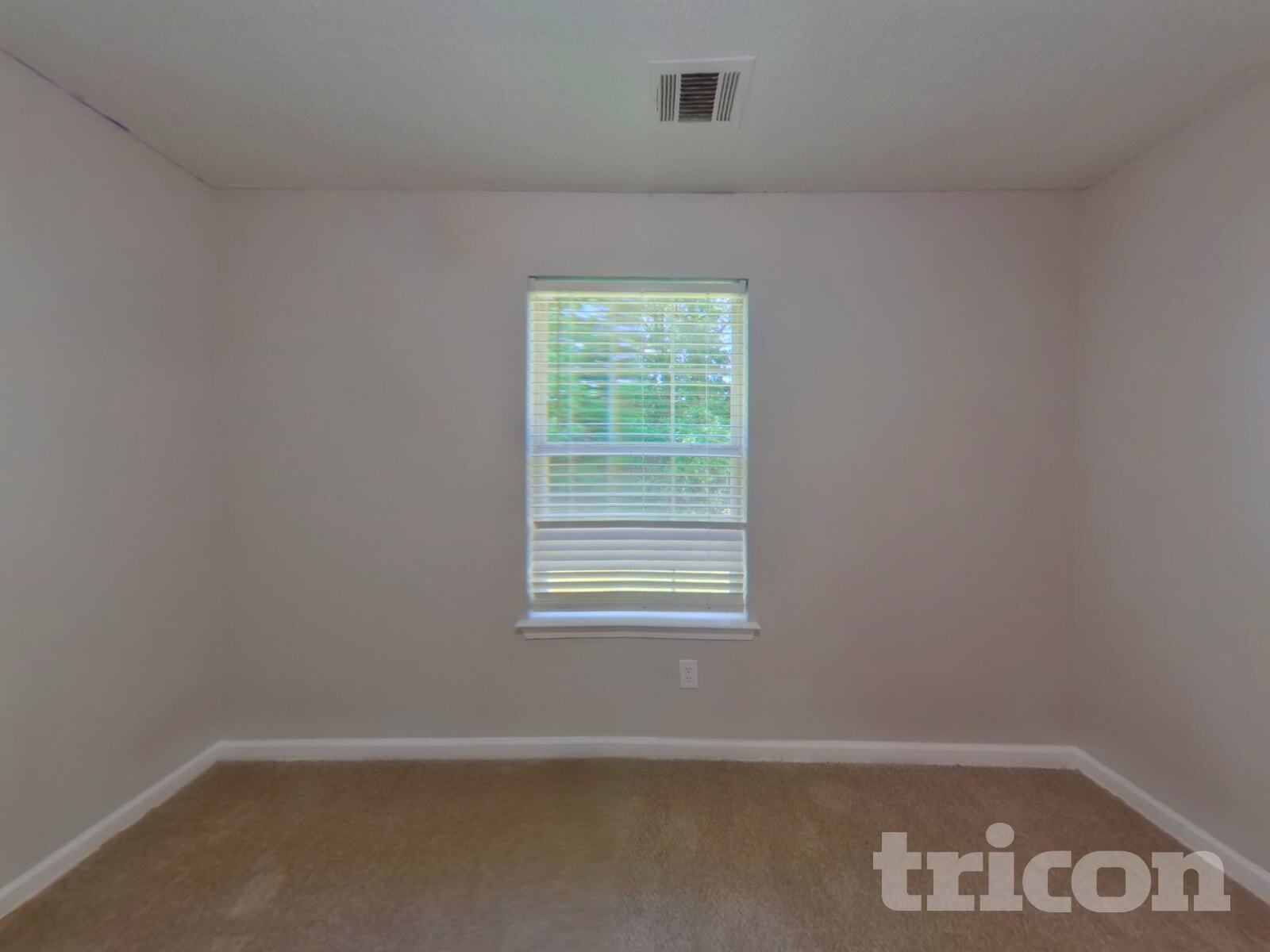 Building Photo - 1418 White Rocks Way NE