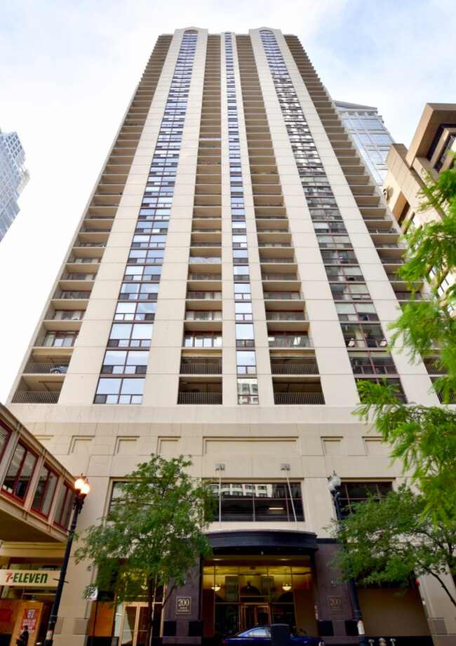 Primary Photo - 200 N Dearborn St